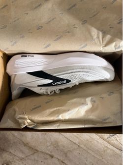 Brooks Revel 9