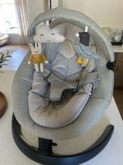 Nuna Leaf Grow Baby Seat/swing With Toy Bar.