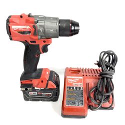 Milwaukee 2804-20 Hammer Drill With Charger And Battery 