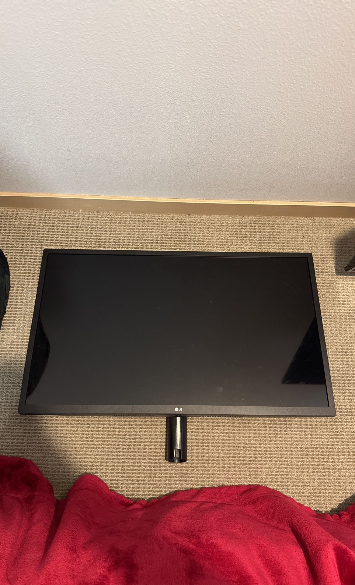32 Inch LG Monitor