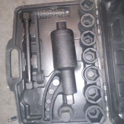 New . Labor Saving Torque Wrench. 