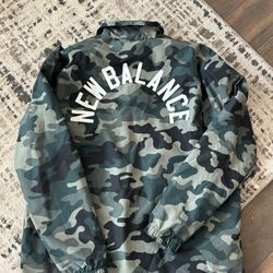 Men’s New Balance Lightweight Windbreaker 