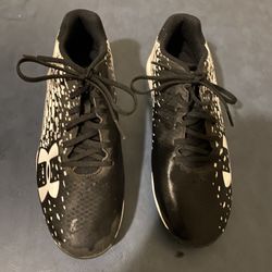 Youth Under Armour Black And White Cleats 5.5Y