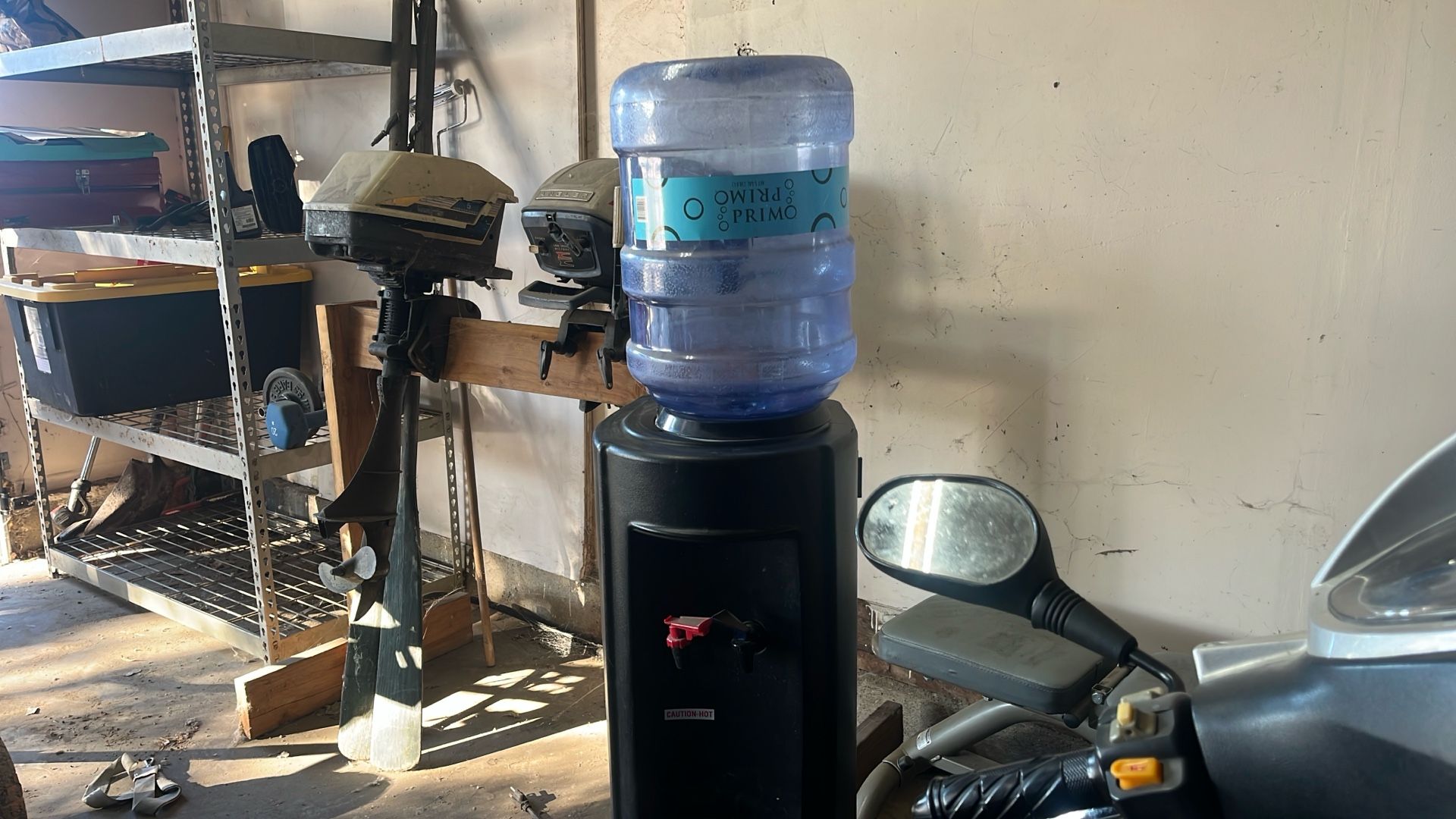 Hot and cold water dispenser works great