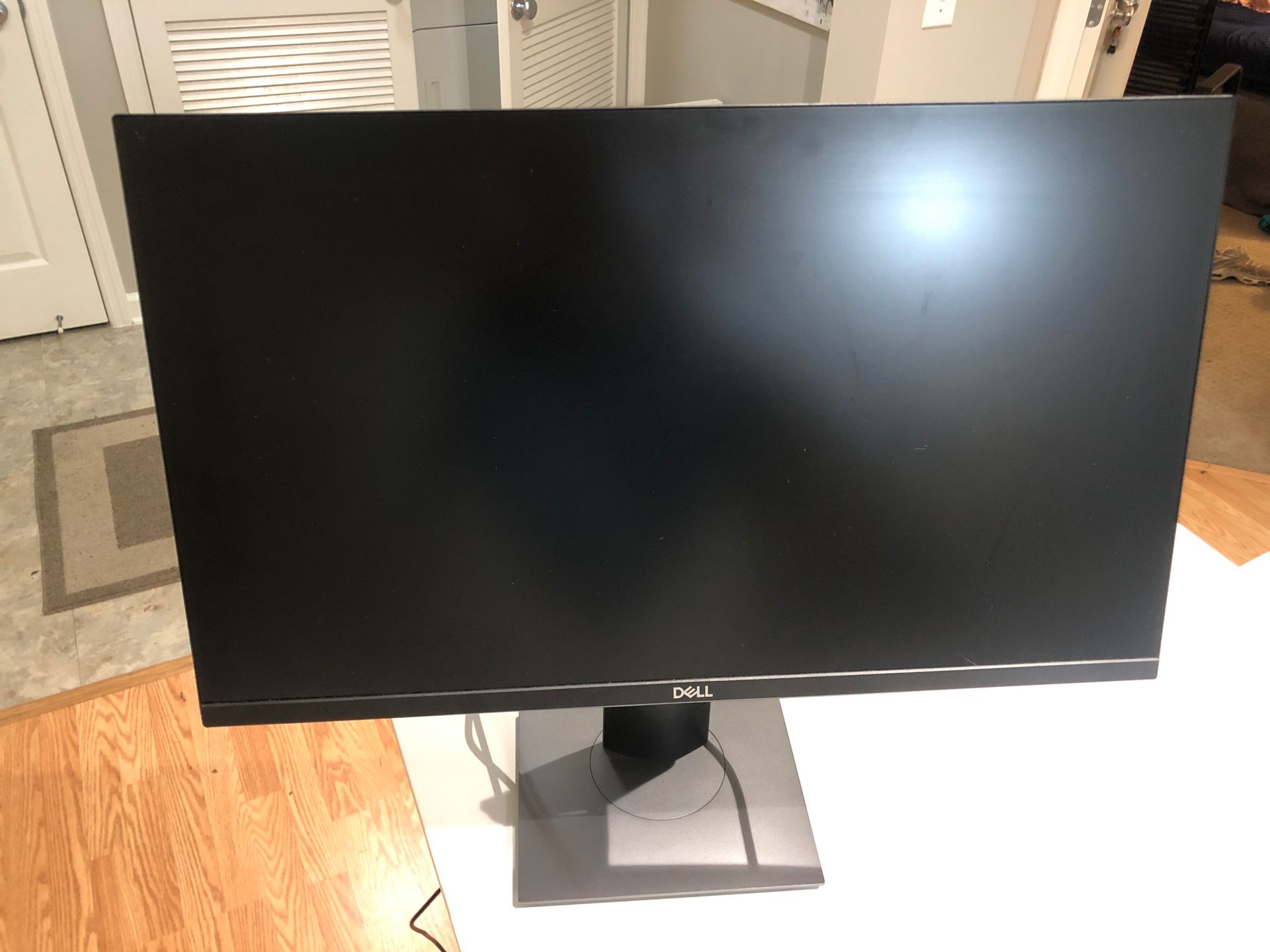 Dell - 24" IPS LED FHD Monitor - Black. W/ USB, HDMI and SSC extension cables