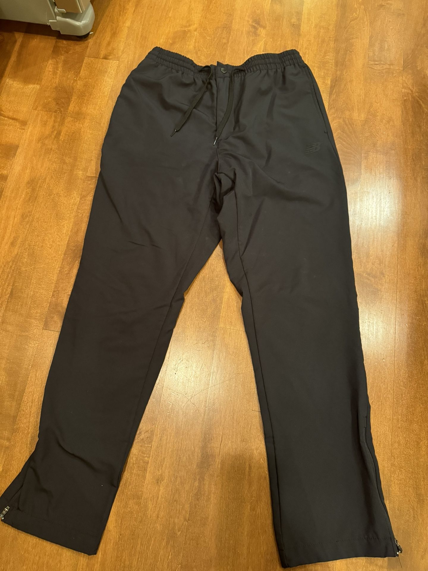 Woman’s New Balance Fleece Lined Joggers Shipping Available