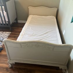 Twin Sized Bed - Antique/Vintage Style