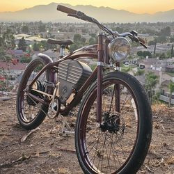 Vintand Electric Classic Tracker with 48 volt battery & race mode. Includes charger. 165 miles on odometer. Excellent condition, looks new.