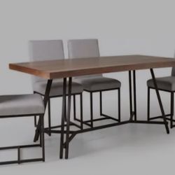 Modern design dining set (Large wooden table and 4 chairs) by DAVIS design furniture.