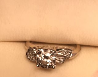 Diamond ring 14 KT WHITE GOLD