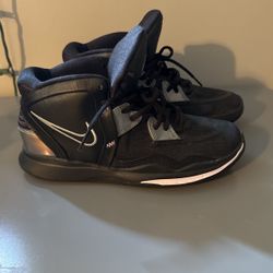 Nike - Kyrie Infinity 