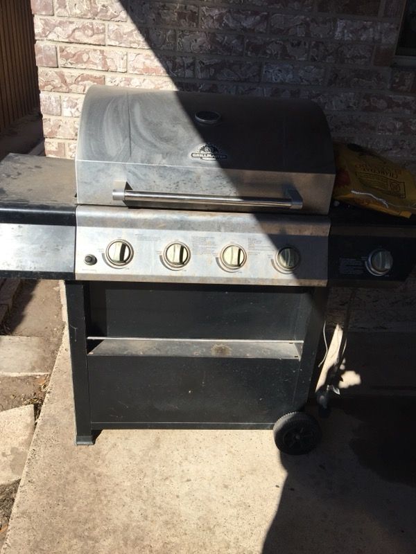Gas grill for Sale in McAllen, TX OfferUp