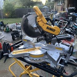 DeWalt Sliding  Miter Saw With Stand 