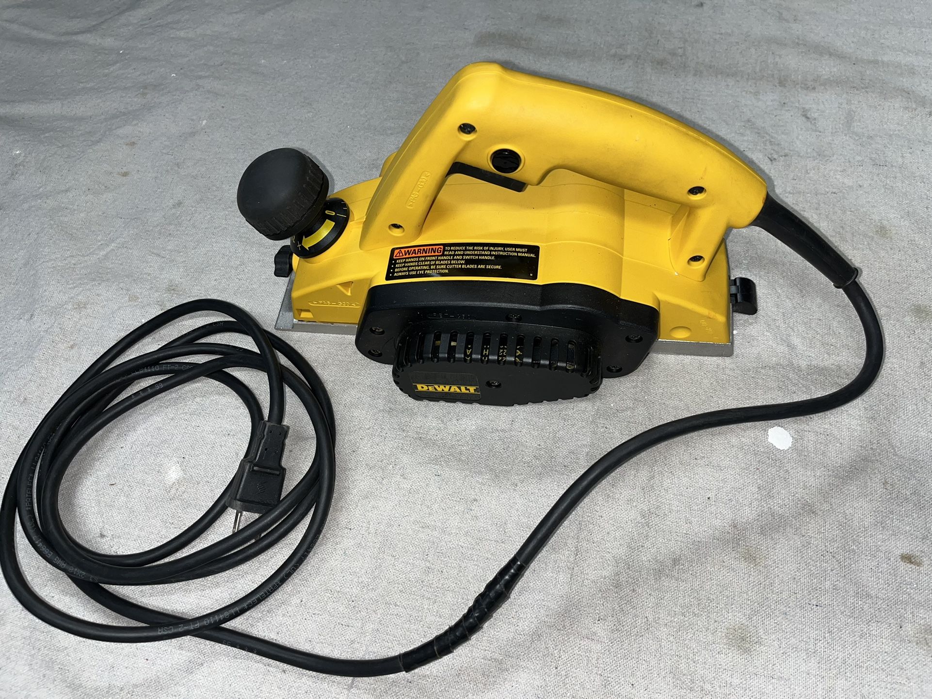 DeWalt DW680 3-1/4" 5.2 Amp Corded Electric Power Planer