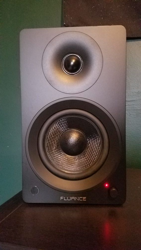 Fluance Ai40 Powered Bookshelf Speakers