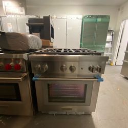 Thermador Set Gás Range, Refrigerator, Double Oven, And Dishwasher 