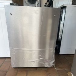 WHIRLPOOL DISHWASHER BRAND NEW  WITH HANDLE