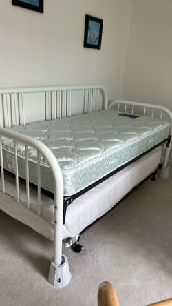 Twin size day bed
