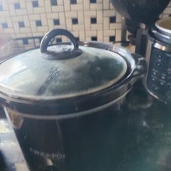 Crock. Pot. . Workin   