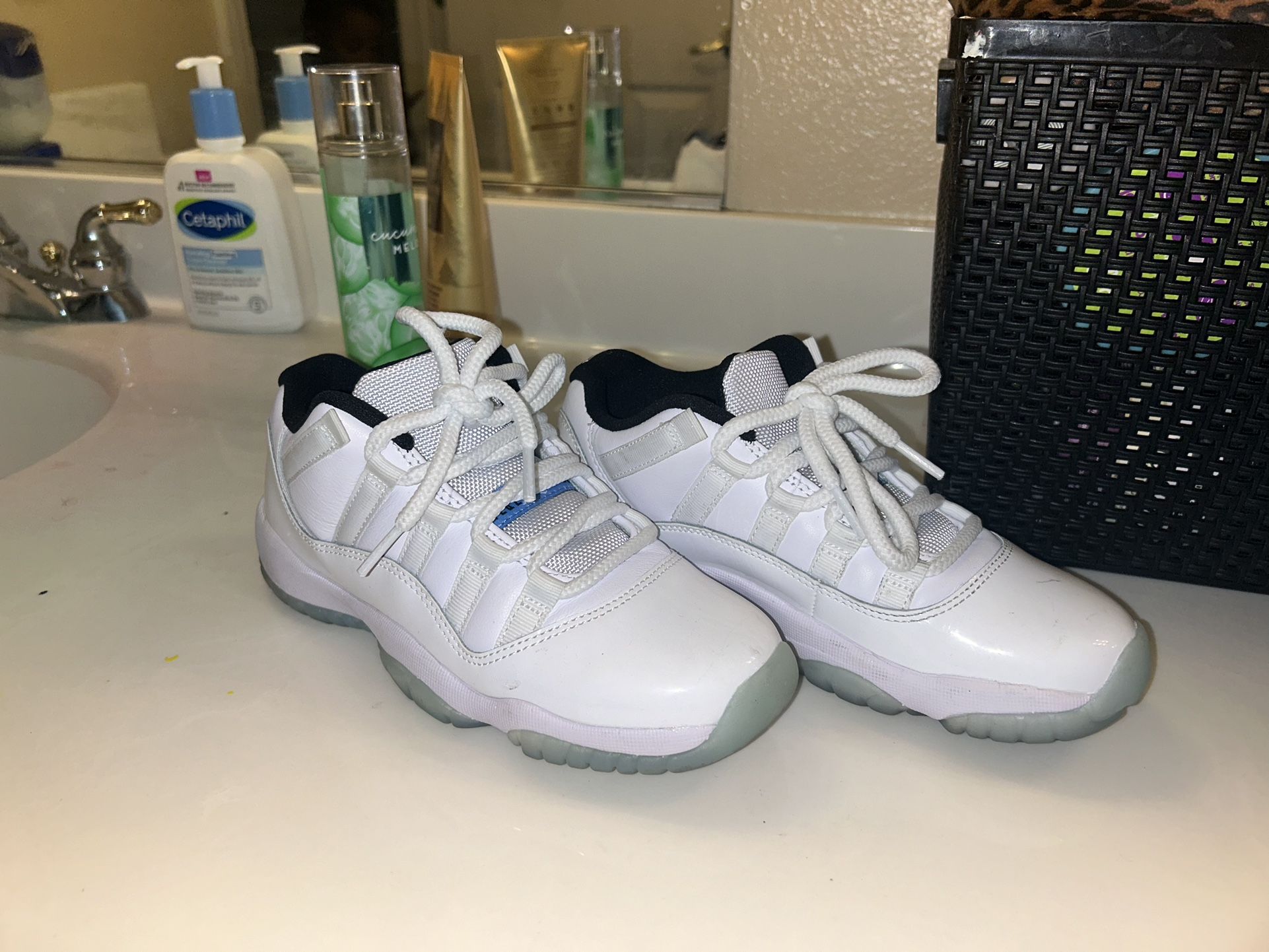 Legend Blue 11’s Low