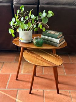 Vintage MCM Wood Nesting Side Tables Set 2 Great Condition Home Furniture