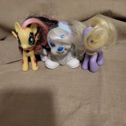 Vintage Keeper With Some Pony Friends