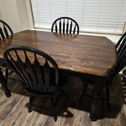 Beautiful 5 Ft Kitchen Table 4 Chairs Like New