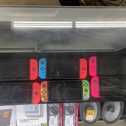 Nintendo Switch Regular With Charger 🔌 Each 159.99