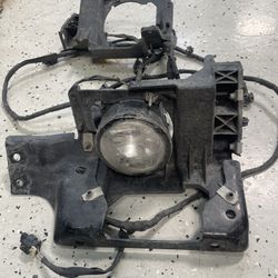 Chrysler Fog Light And Bracket 