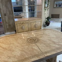 China Cabinet & dining room table 