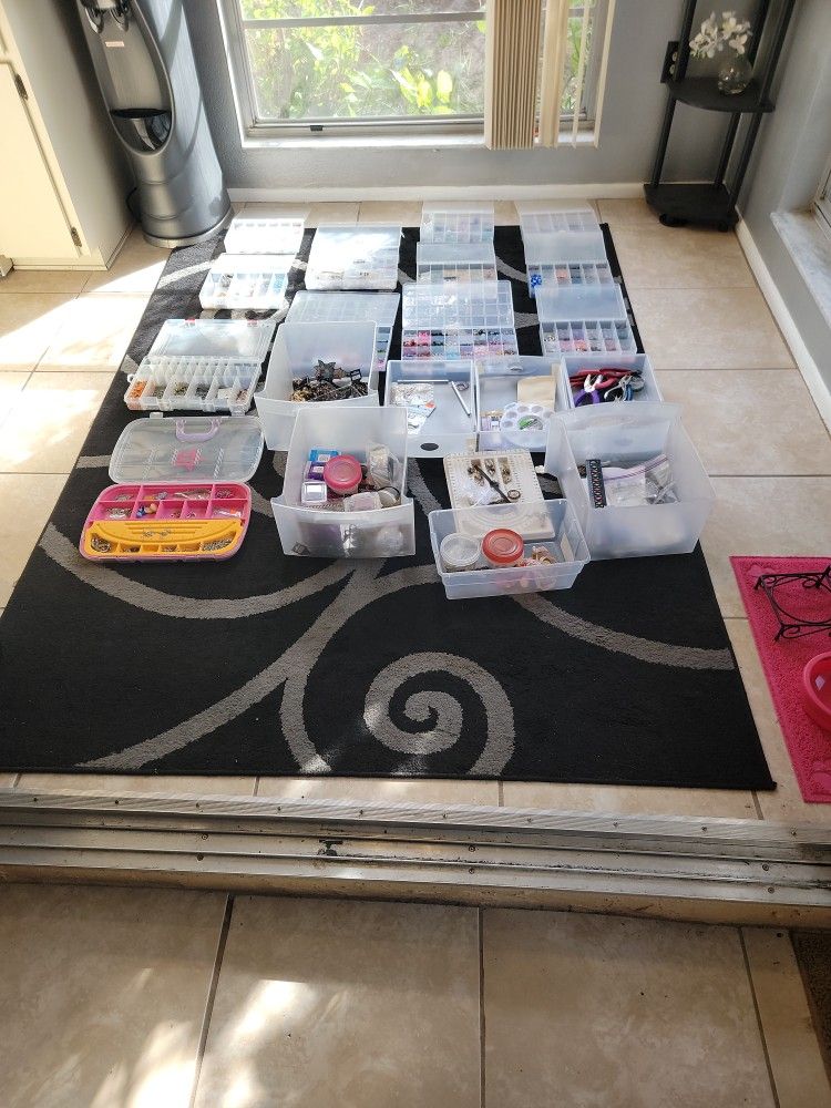 New Beads Comes With Tool 20 Boxes In Great Condition