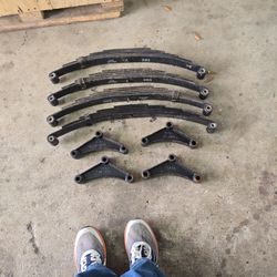 4 (5 Lf Spring  25 1/4  And 4 3500 Lbs Equalizar