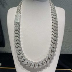 24" Moissanite 14K White Gold plated Cuban Link Necklace (.925 Sterling Silver) 