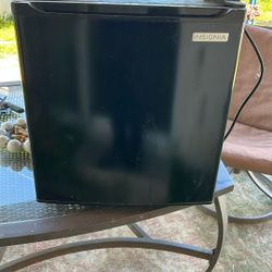 Mini fridge