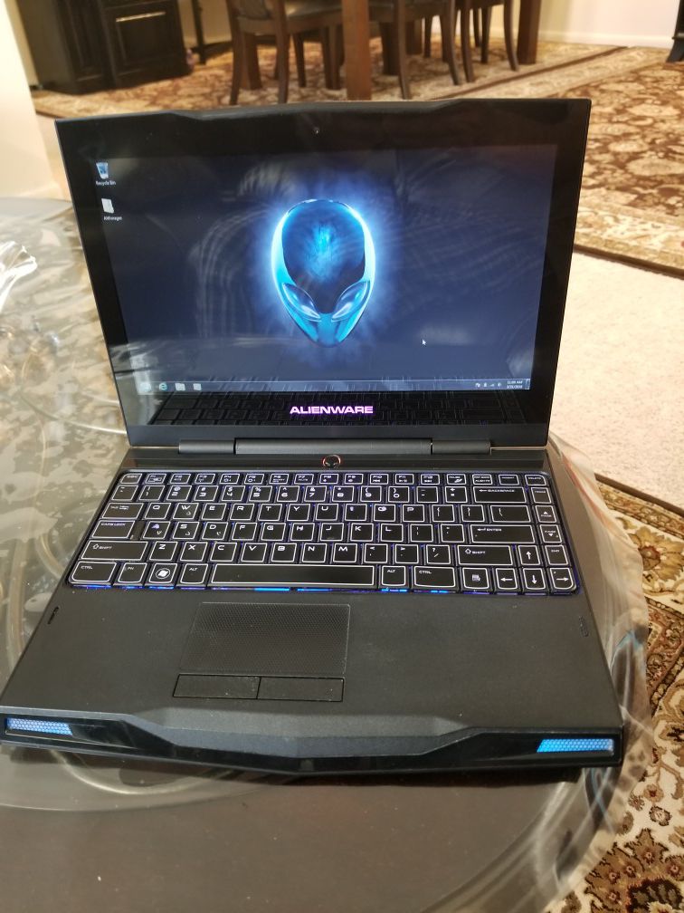 Alienware M11X U7300 Gaming Laptop