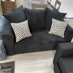 BLACK LOVESEAT 