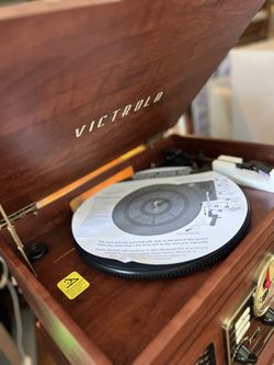 The Victrola 6-in-1 Nostalgic Record Player packs awesome features into a classic package Thumbnail
