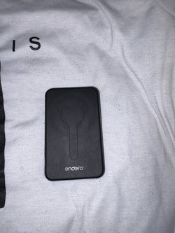 Endero Magnetic Wireless Power Bank