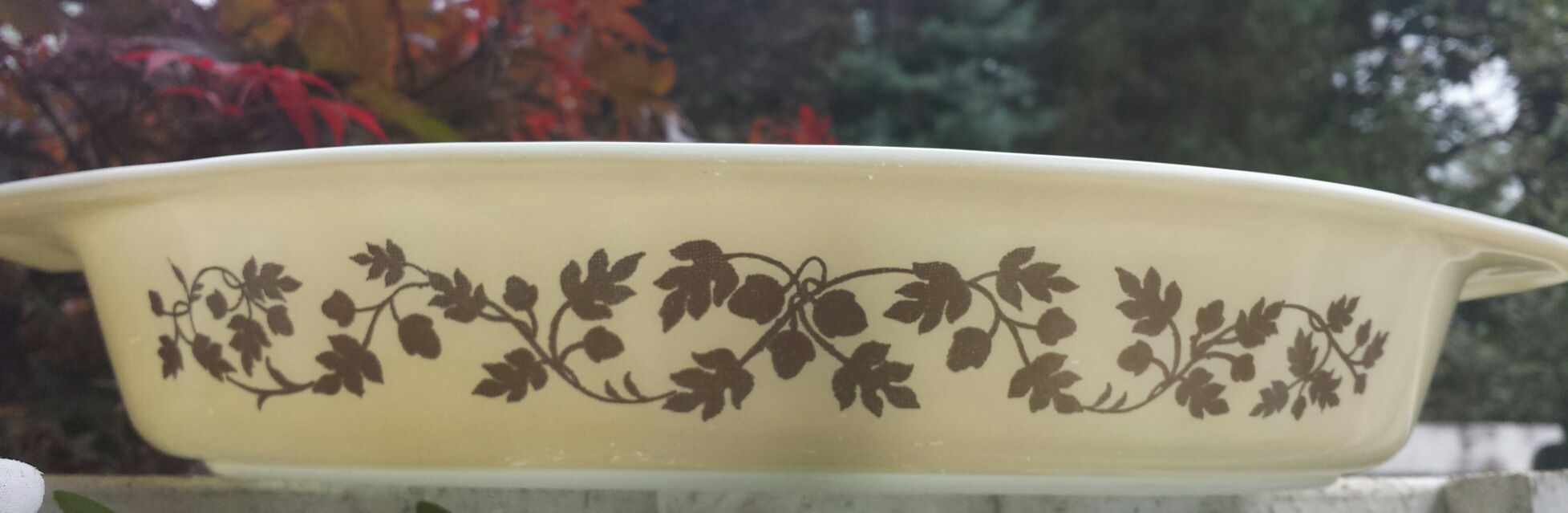 Pyrex vintage divided dish