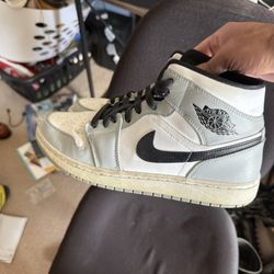 Jordan 1 mid Smoke Grey size 9