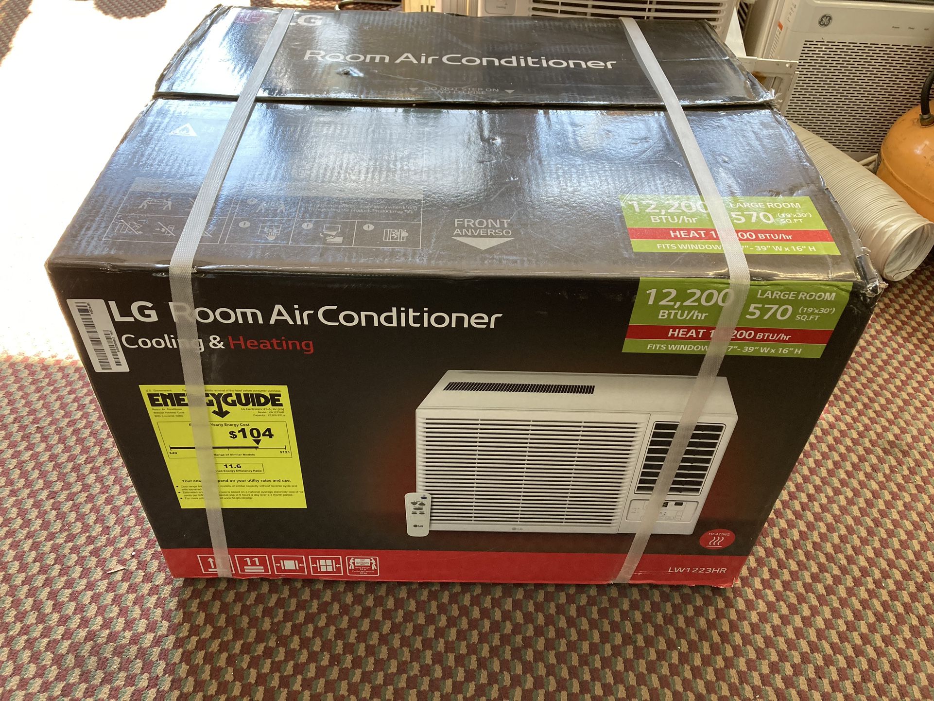 LG Electronics 550-sq ft Window Air Conditioner with Heater with Remote (230-Volt; 