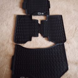 Audi Q5 Floor Weather Mats For Sale, Excellent Condition 