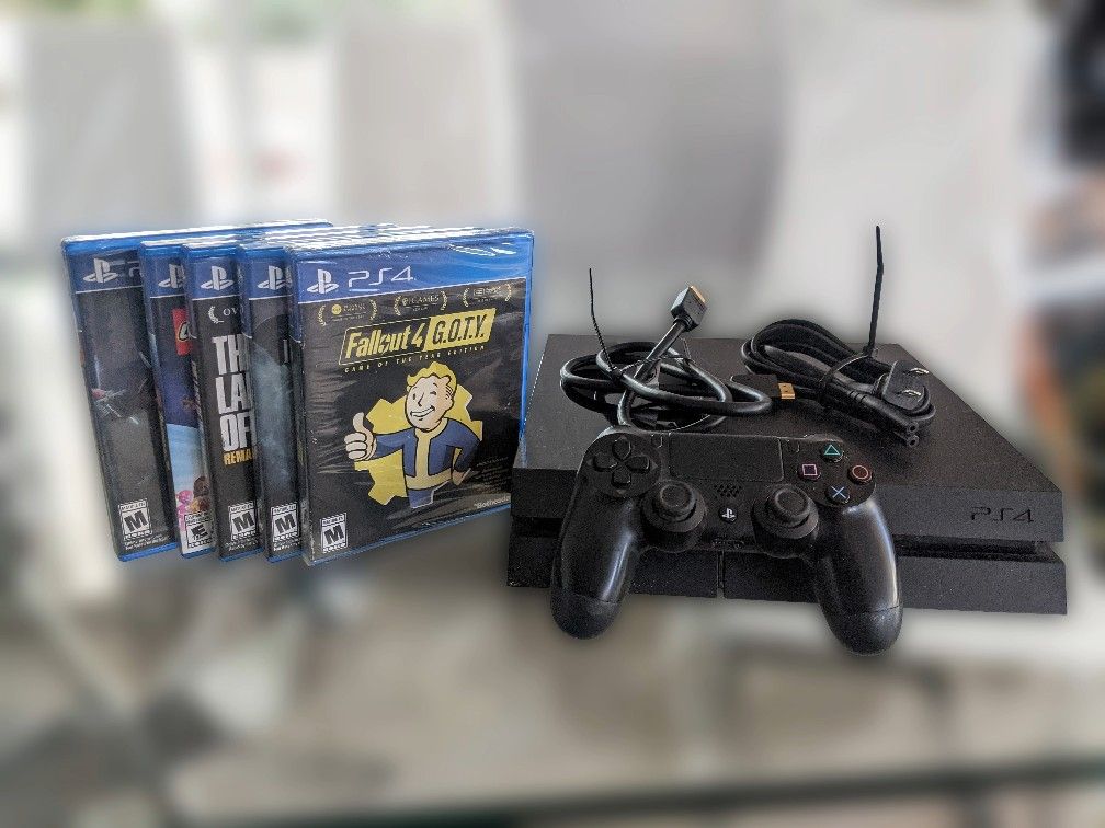 Sony PlayStation 4 + Games Bundle