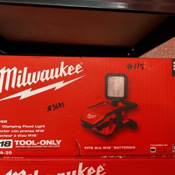 Milwaukee M18 Rover Clamping Flood Light Tool Only
