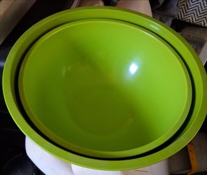 2-Piece Lime Green Melamine Nesting Bowl Set