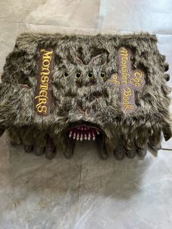 Harry Potter monster book