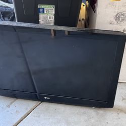 LG 32 Inch Screen With Stand.