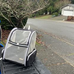 Small Pet Dog Cat Rabbit Bunny Kennel Crate Carrier Backpack Carrier Like New 24" L by 14” W