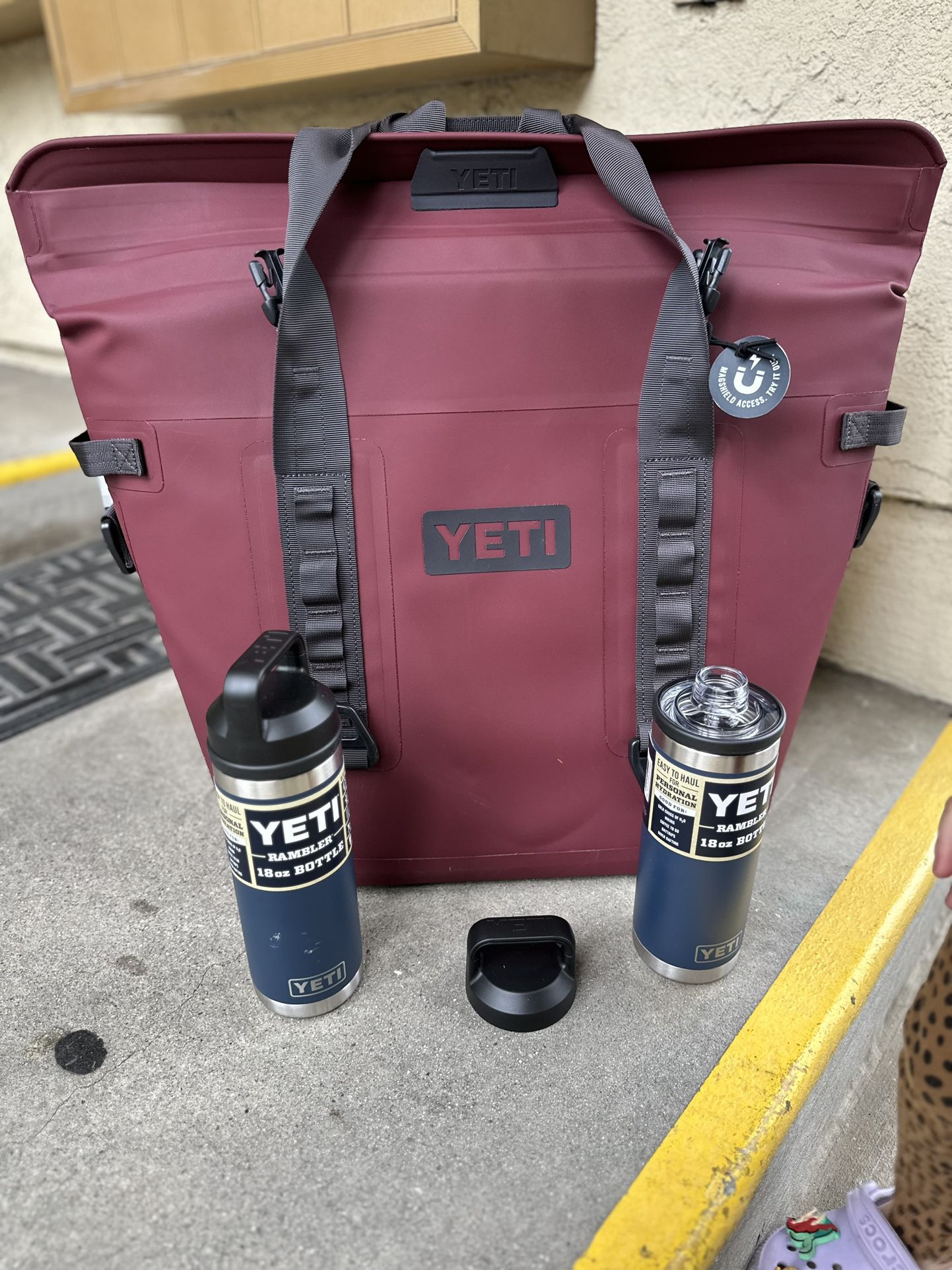 YETI Hopper M30” Soft COOLER.. With a YETI  Cup . 18.oZ” $360
