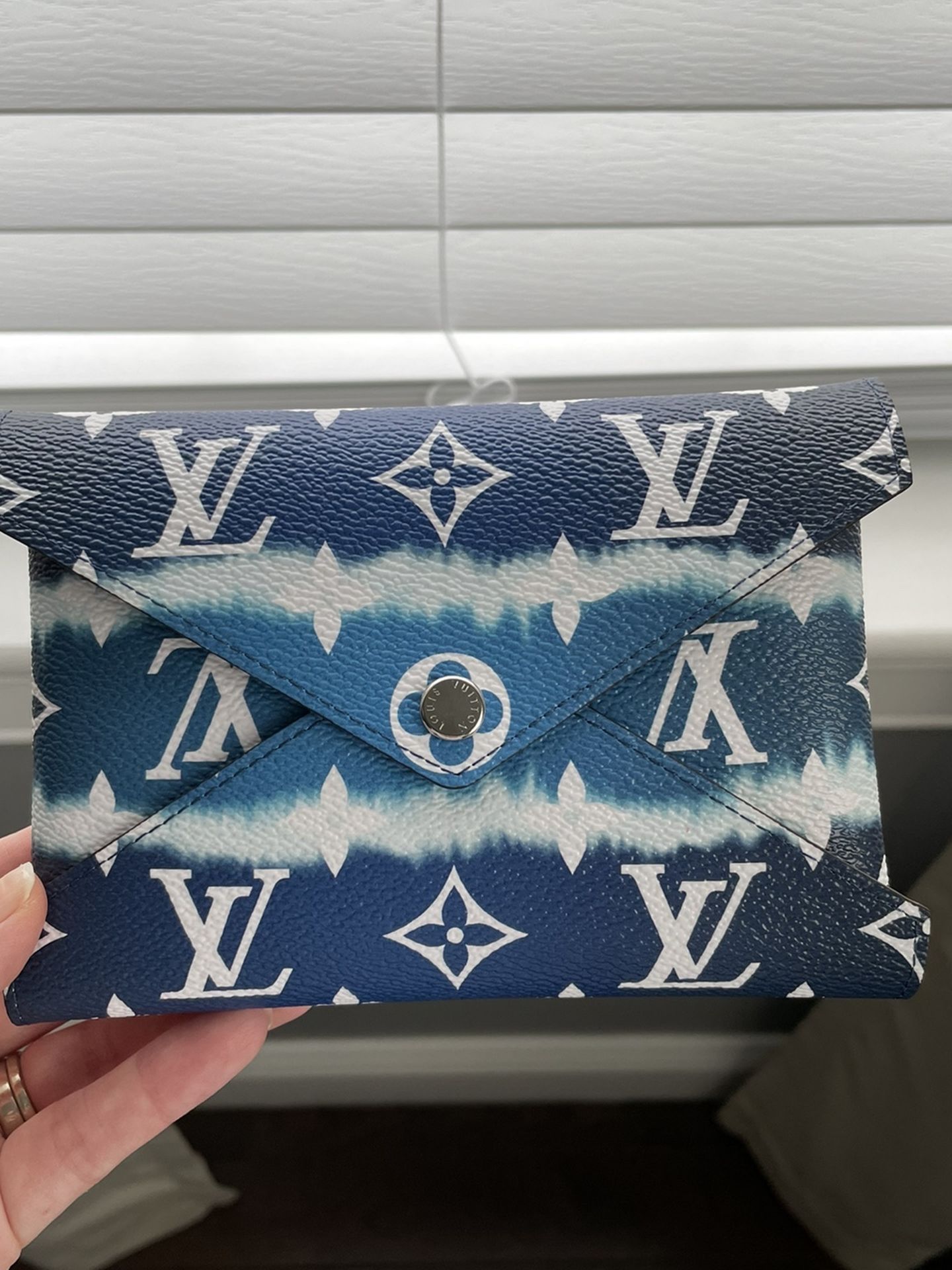 Louis Vuitton Medium Kiragami